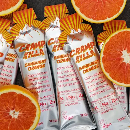 Orange sachets with fresh orange slices